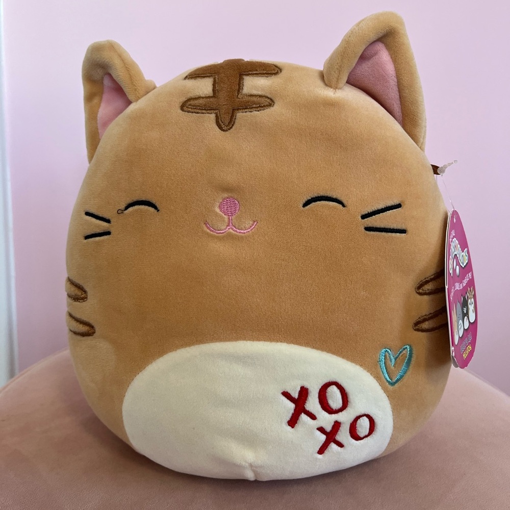 Squishmallow Valentine's Day Nathan ❤️💋 NWT